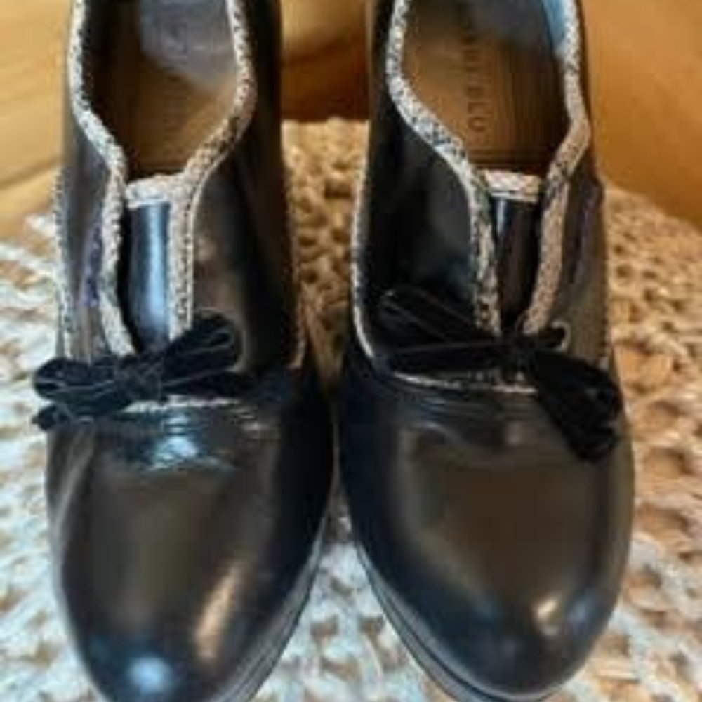 Bobbi Blu black heels. 8.5 M